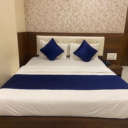 Hotel Ashyana Mumbai Bagian luar foto