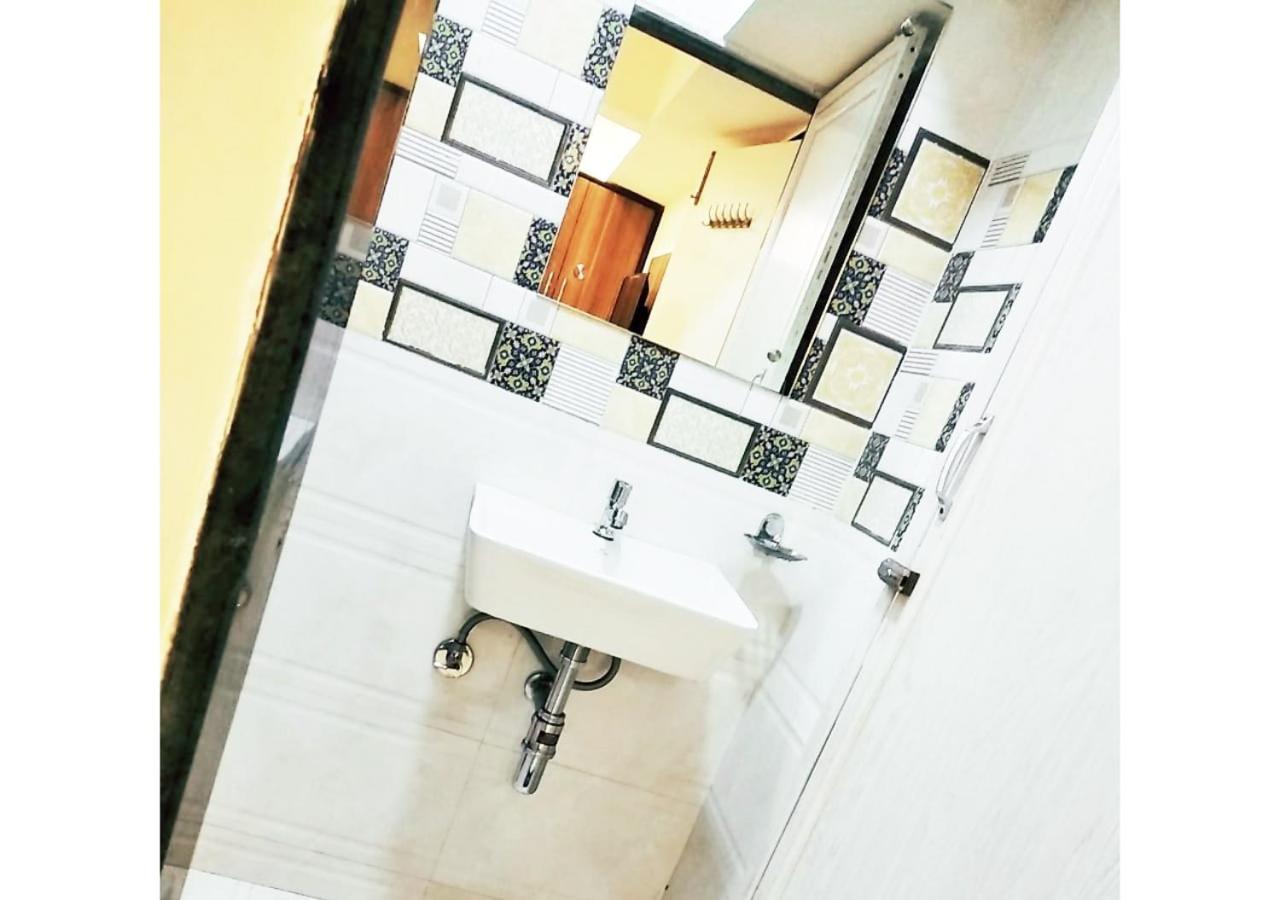 Hotel Ashyana Mumbai Bagian luar foto