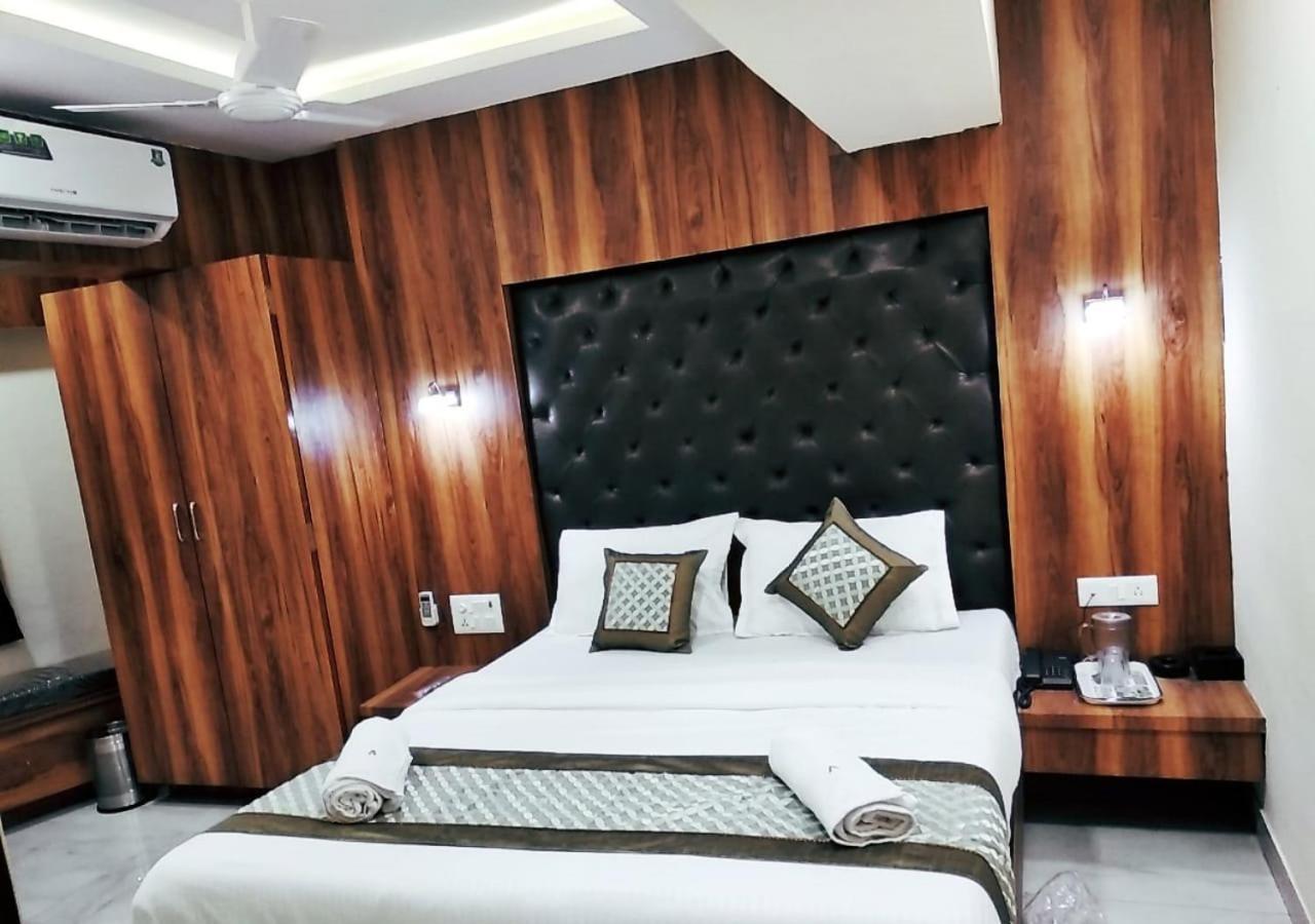Hotel Ashyana Mumbai Bagian luar foto