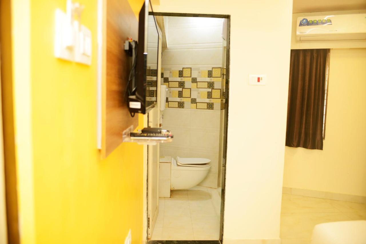 Hotel Ashyana Mumbai Bagian luar foto