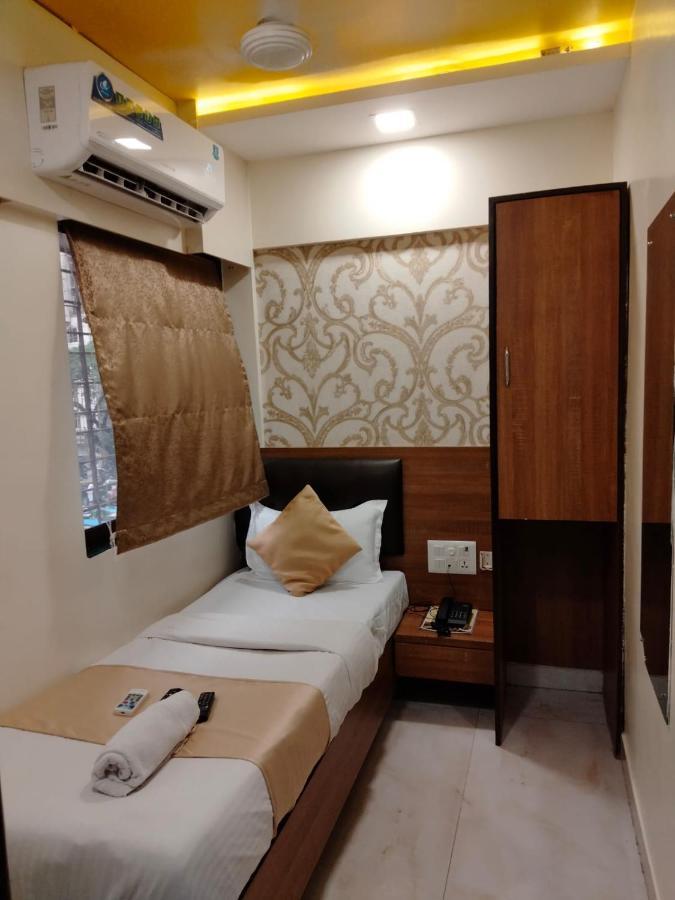 Hotel Ashyana Mumbai Bagian luar foto